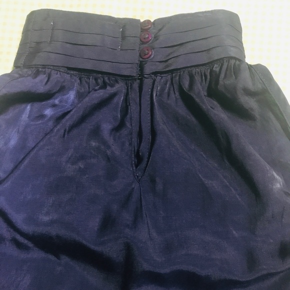 Elle halter neck party wear top - Picture 4 of 6